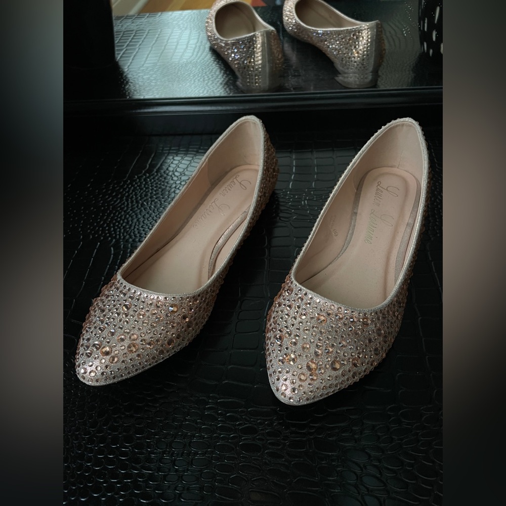 Lauren Lorraine Kelsey Flats